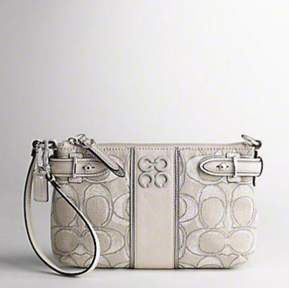 ⬇️⬇️Coach Colette SigStripe LARGE Wristlet 44834 - Picture 8 of 8